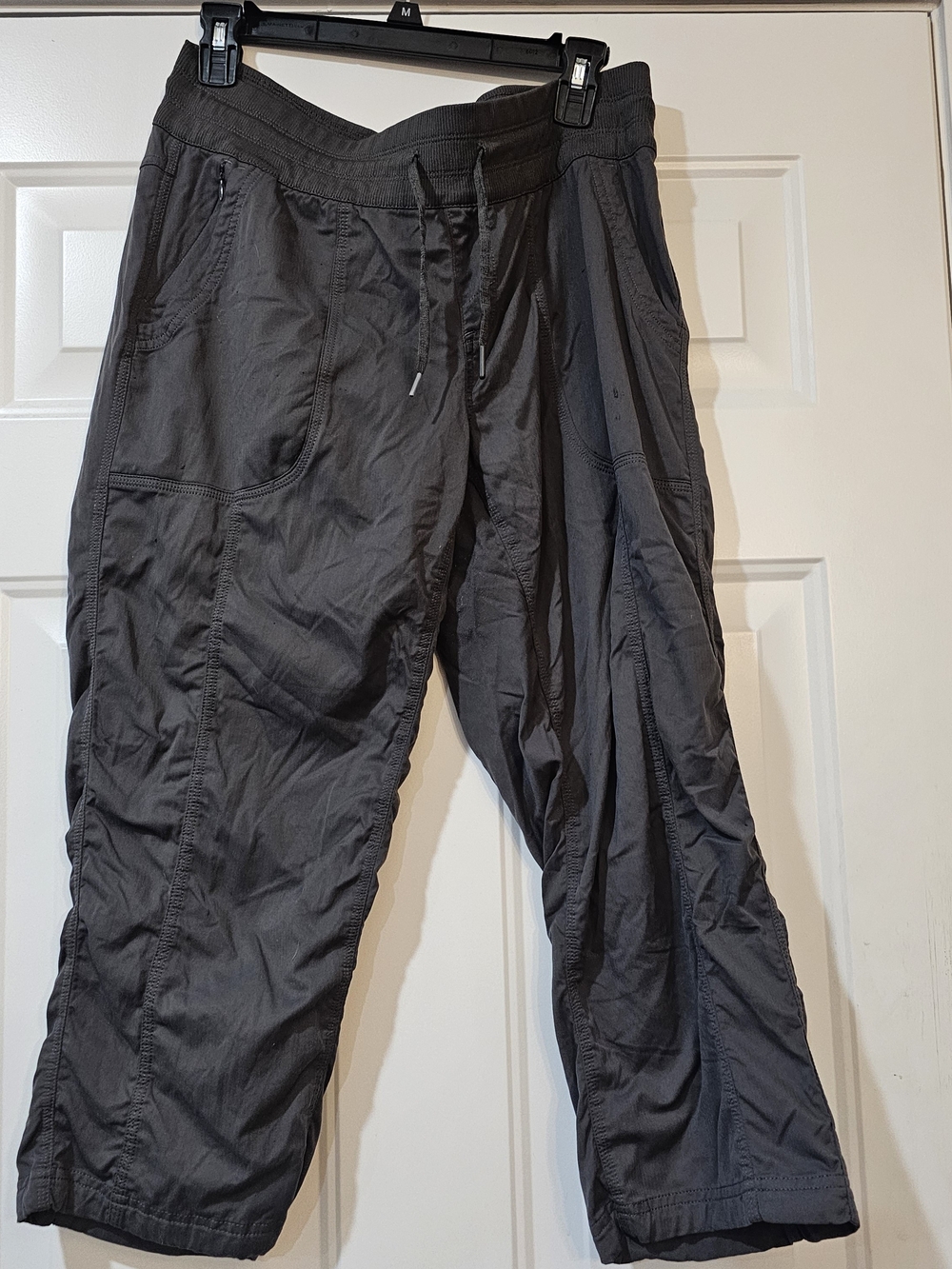 The North Face Women's Black Capris Size Hiking Gorpcore Granola Girl- L/G{Bx26}